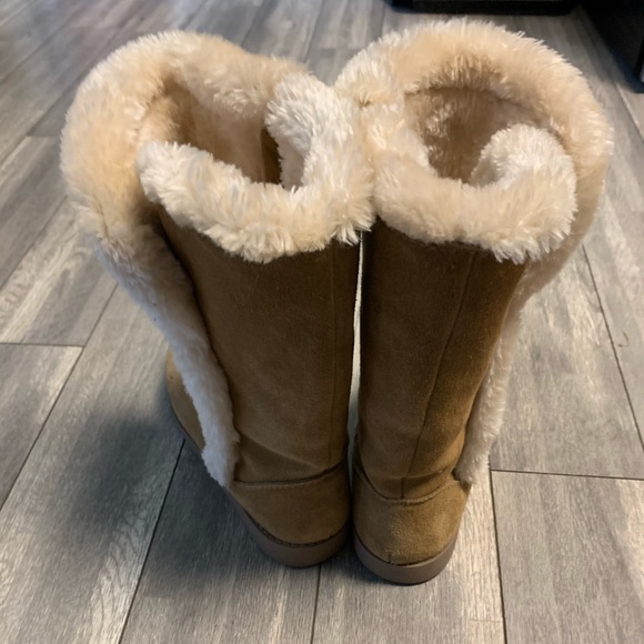 Target Women’s Faux Fur Boots - Picture 6 of 7